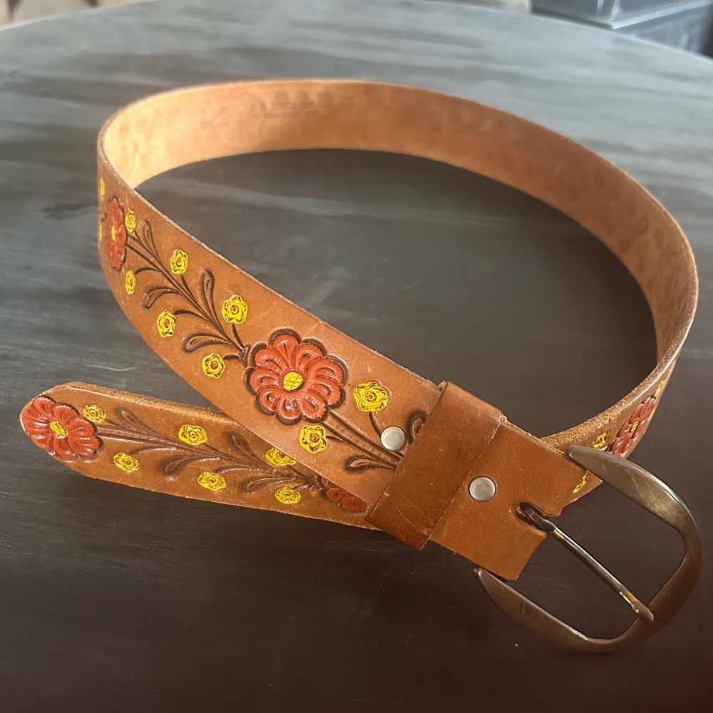 Vintage Hand-Tooled Leather Floral Belt – Brown Western Boho Style – Made in USA